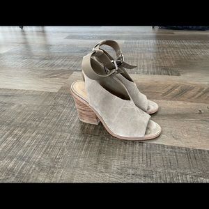 Marc Fisher sandals size 8